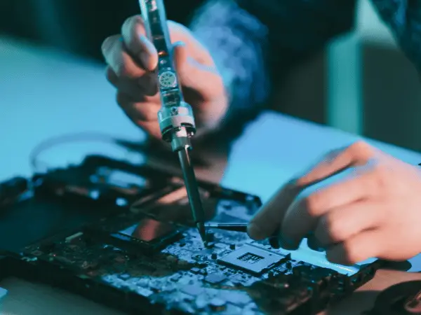 Computer Troubleshooting and Repairing Services 3